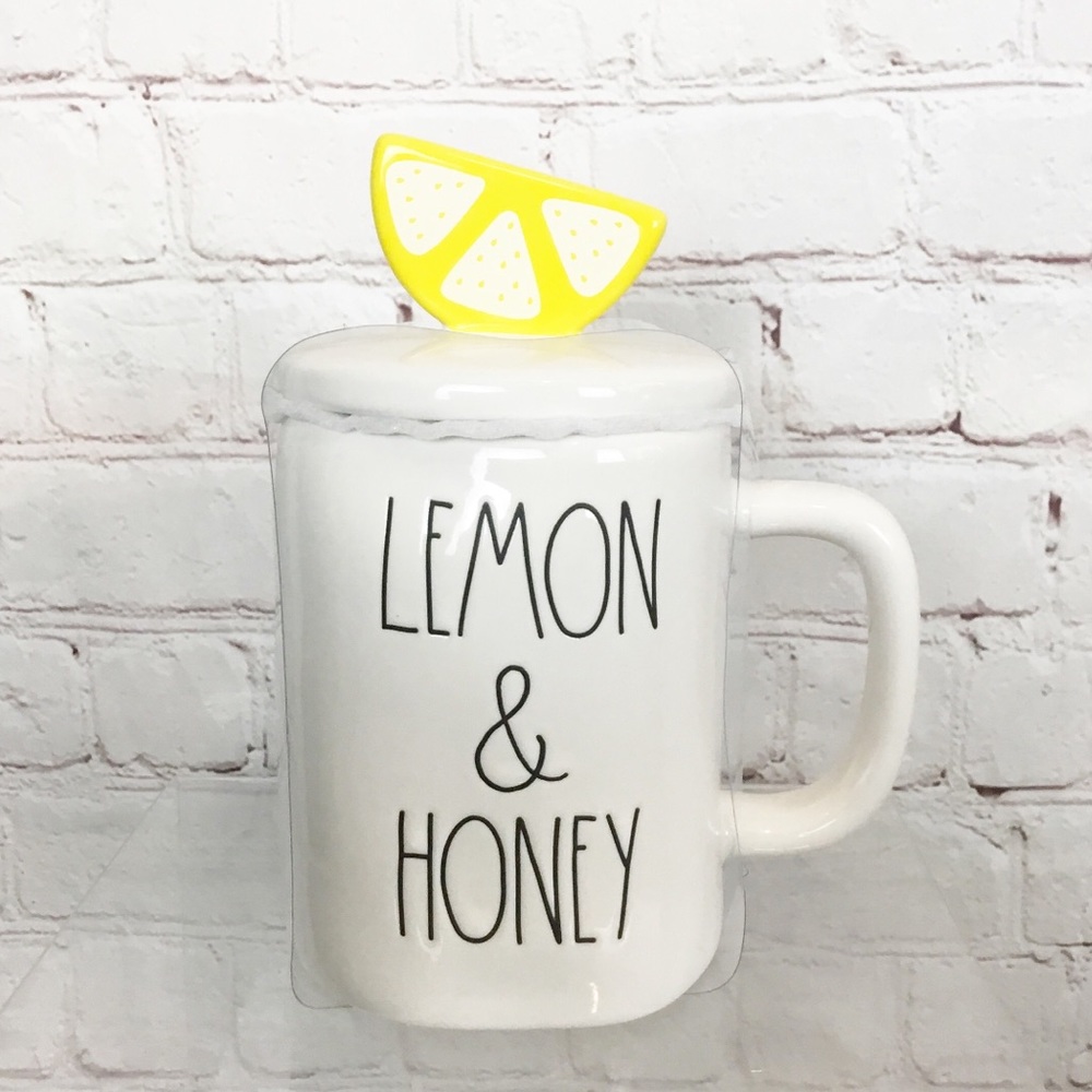 🚨FLASH SALE🚨Rae Dunn “LEMON & HONEY” mug w/topper